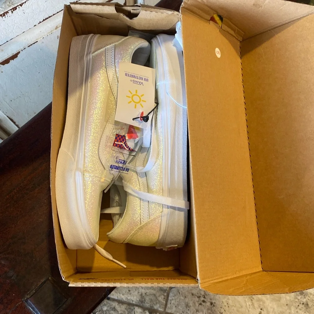 Vans Men's Old Skool Sneaker, (UV Glitter) Pink/True White, Size - Picture 4 of 6